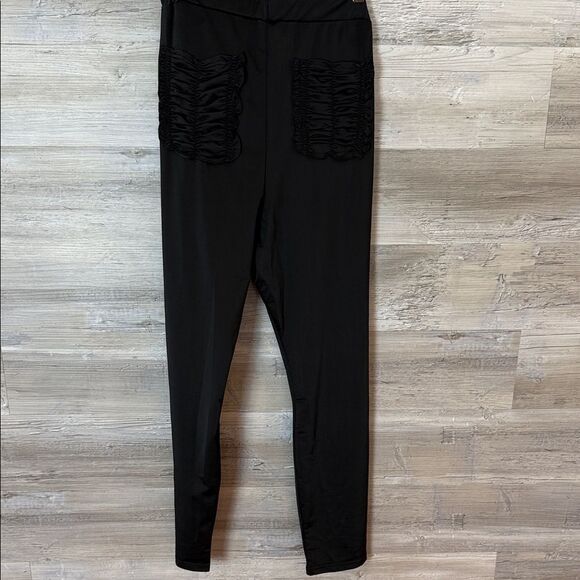 BloomChic Classic Black Leggings - Picture 3 of 4